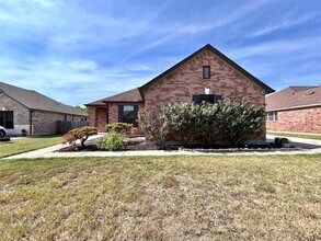 505 Willow Walk Dr in Pflugerville, TX - Building Photo - Building Photo