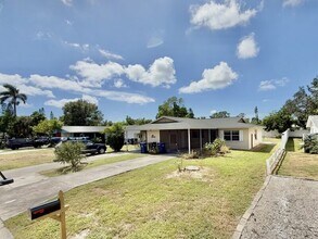 4808 21st St W in Bradenton, FL - Building Photo - Building Photo