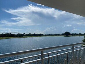 9250 W Bay Harbor Dr in Bay Harbor Islands, FL - Building Photo - Building Photo