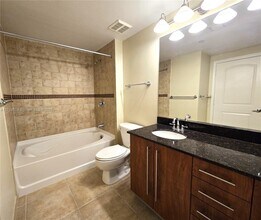 7355 SW 89th St, Unit 705N in Miami, FL - Foto de edificio - Building Photo