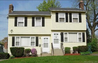 19 Goodwin St in Manchester, CT - Building Photo