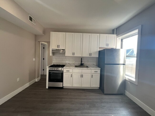 104 Belmont Ave, Unit 3A in Jersey City, NJ - Building Photo - Building Photo