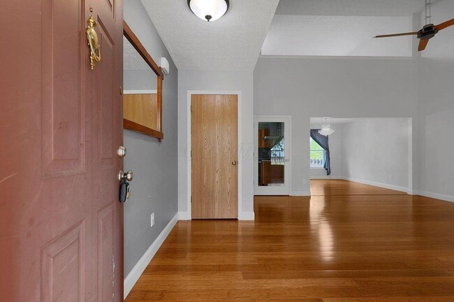 299 Iris Trail Dr in Galloway, OH - Building Photo - Building Photo