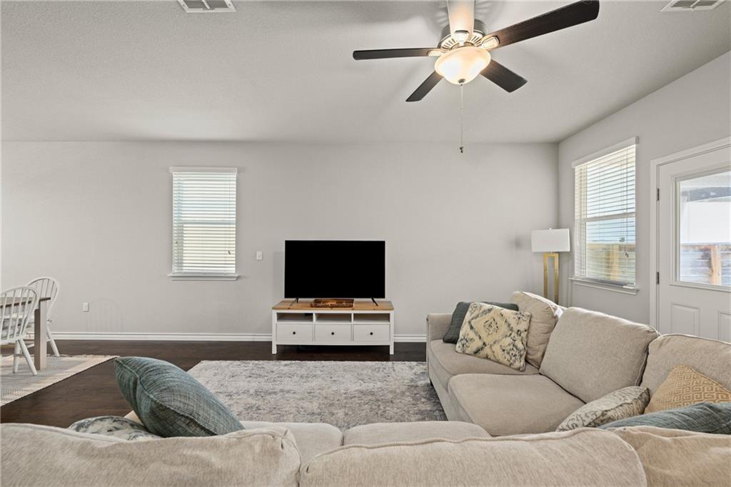 5308 Golden Canary Ln in Austin, TX - Building Photo