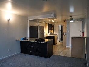 2304 N Monitor Ave in Chicago, IL - Building Photo - Building Photo