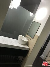 727 W 7th St in Los Angeles, CA - Building Photo - Building Photo