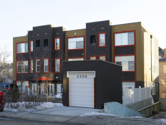 2306 17a St SW in Calgary, AB - Building Photo - Building Photo