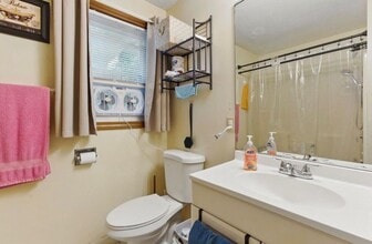 84 Cherrelyn St, Unit 84 in Springfield, MA - Foto de edificio - Building Photo