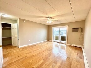 4 Hawes St in Revere, MA - Building Photo - Building Photo