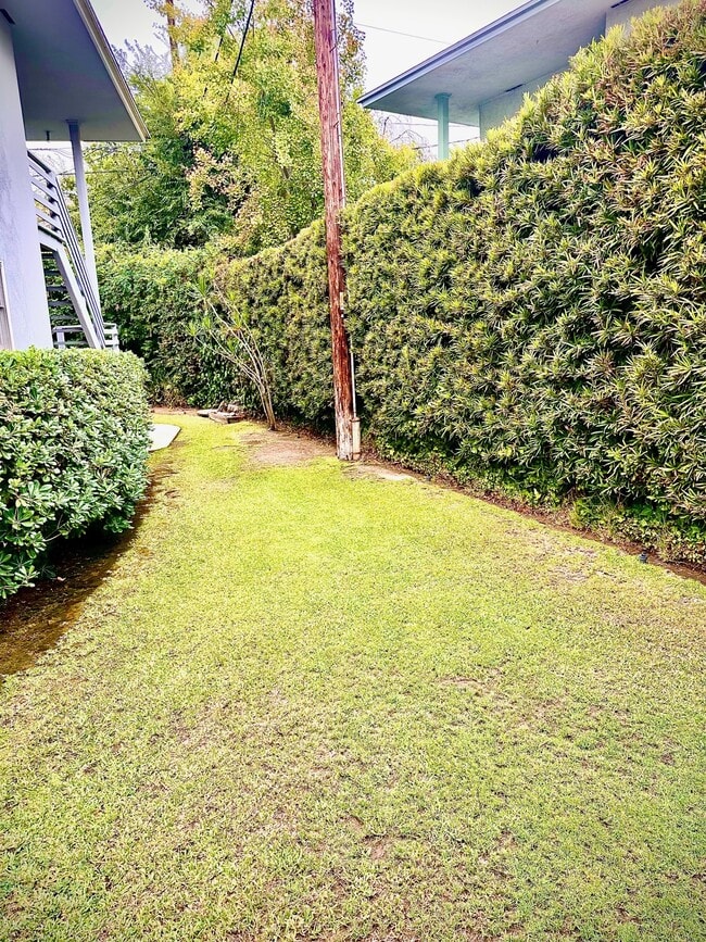 1729 Raymond Hill Rd in South Pasadena, CA - Building Photo - Building Photo