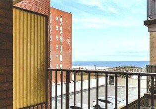 650 Shore Rd in Long Beach, NY - Building Photo - Building Photo
