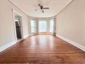 900 W Parker St in Waterloo, IA - Building Photo