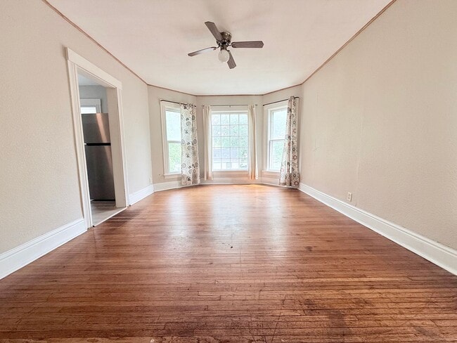 property at 900 W Parker St