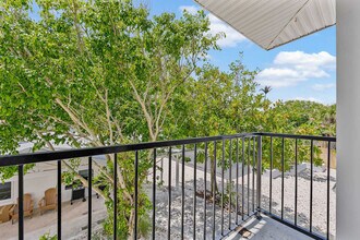 637 S Orlando Ave in Cocoa Beach, FL - Building Photo - Building Photo