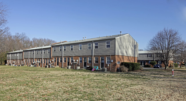 Highland Woods II  (Bellsun) in Highland Springs, VA - Foto de edificio - Building Photo