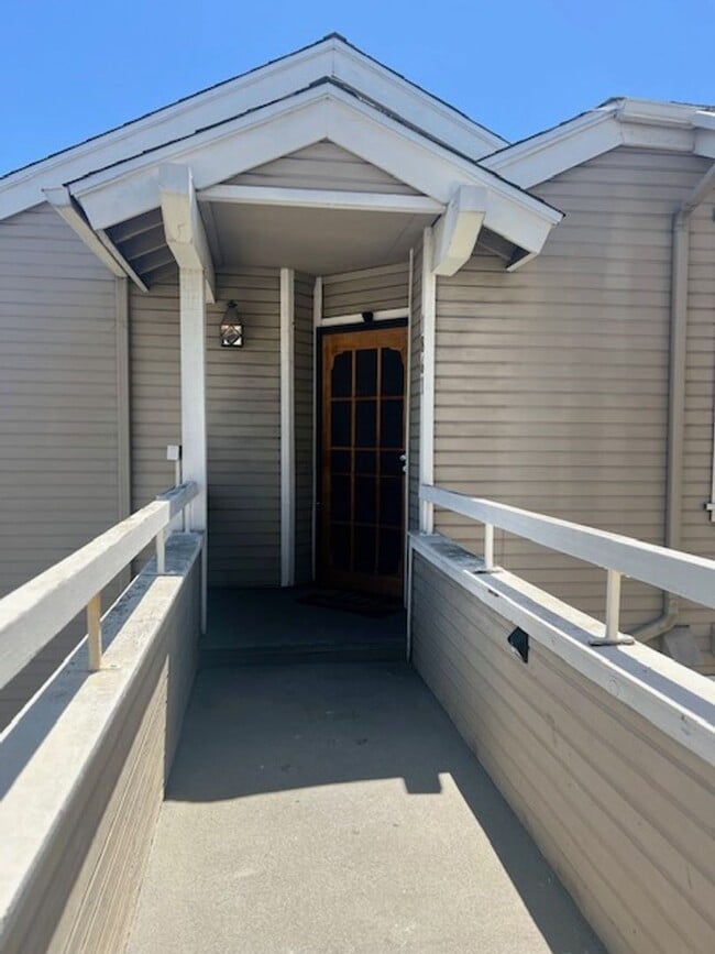 1861 W Falmouth Ave in Anaheim, CA - Building Photo - Building Photo