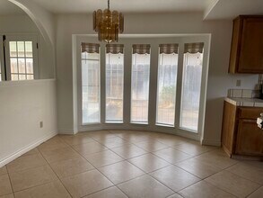 1691 Yorktown Ct in Turlock, CA - Foto de edificio - Building Photo