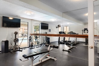 Waterford Manors in Manchester, MO - Foto de edificio - Interior Photo