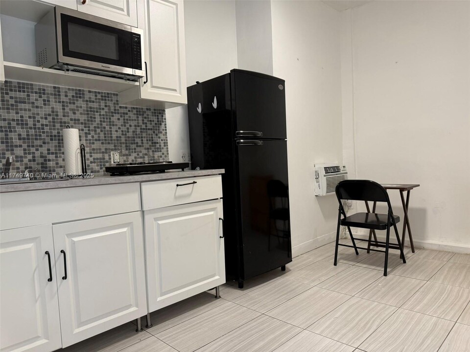 3618 Taylor St-Unit -0 in Hollywood, FL - Building Photo