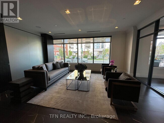 155 Caroline St S in Kitchener, ON - Building Photo - Building Photo
