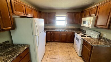 1506 S Detroit Ave in Russellville, AR - Building Photo - Building Photo