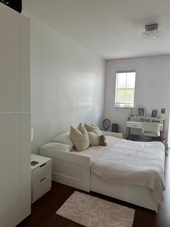 10788 NW 74th Ln in Doral, FL - Building Photo - Building Photo