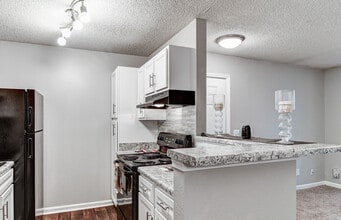 Gregory Lane Apartments in Acworth, GA - Building Photo - Building Photo