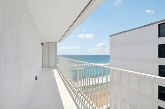 3580 S Ocean Blvd in South Palm Beach, FL - Building Photo - Building Photo