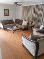 15000 S River Dr in Miami, FL - Building Photo