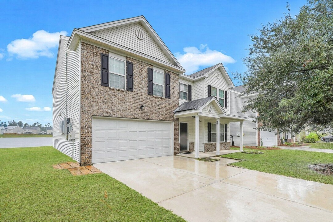 50 Lake Shore Blvd in Savannah, GA - Building Photo