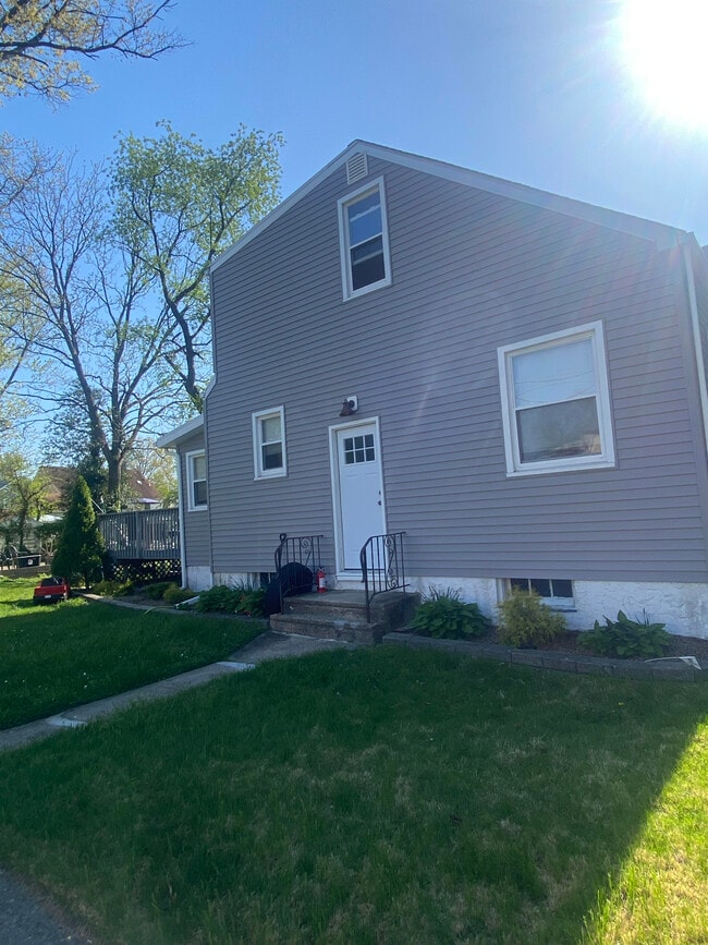 100 2nd Ave, Unit B in Mt Ephraim, NJ - Foto de edificio - Building Photo