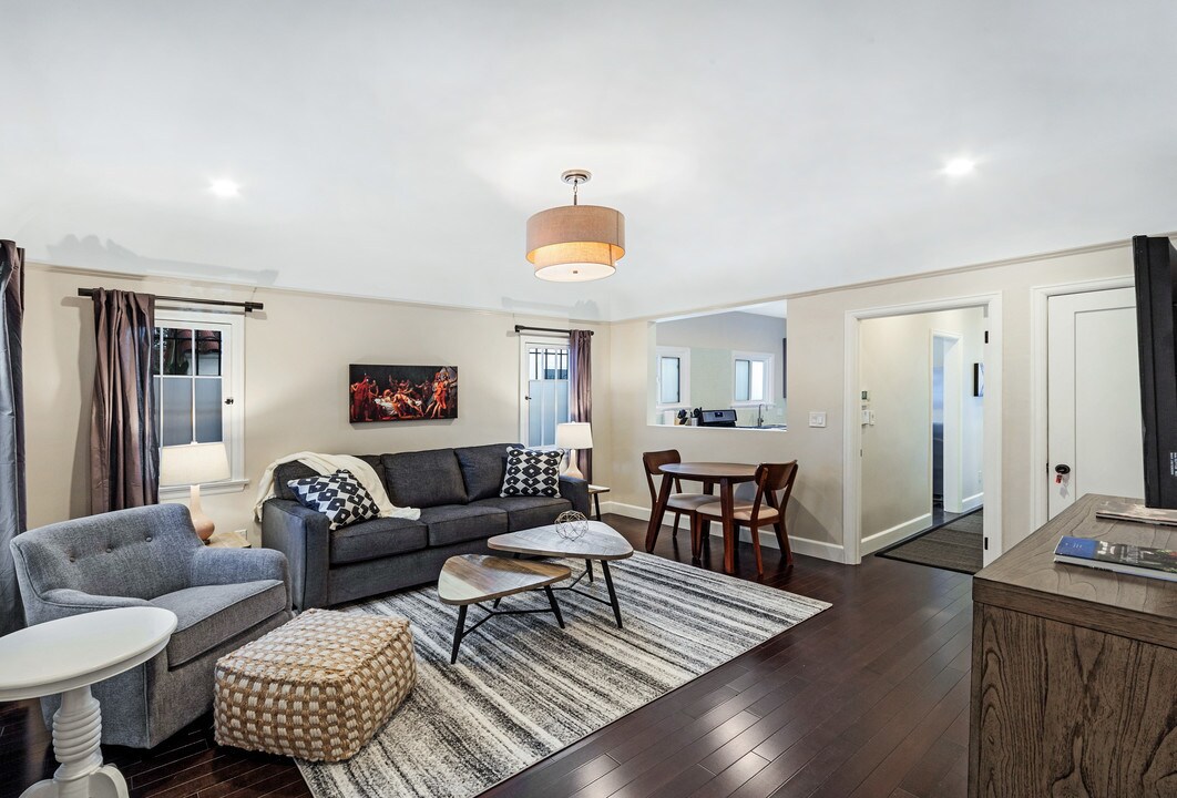 1120 Poinsettia Dr, Unit Lower in West Hollywood, CA - Building Photo