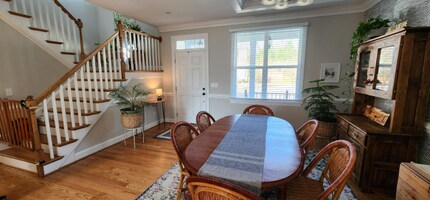 8148 Beckwith Dr in Gloucester Point, VA - Foto de edificio - Building Photo