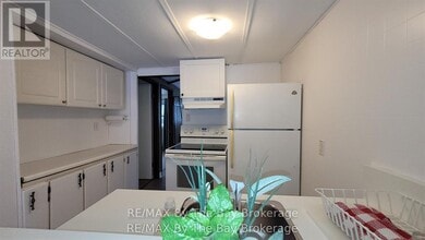 35 47th St N in Wasaga Beach, ON - Building Photo - Building Photo