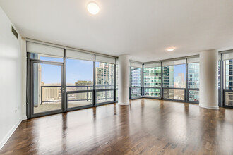 1235 S Prairie Ave in Chicago, IL - Foto de edificio - Building Photo