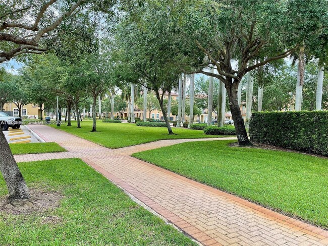 14615 SW 14th St in Pembroke Pines, FL - Building Photo - Building Photo