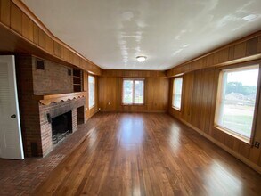 4320 Bishop Hills Dr in Memphis, TN - Building Photo - Building Photo