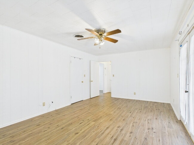 21 Linda Dr in Fredericksburg, TX - Building Photo - Building Photo