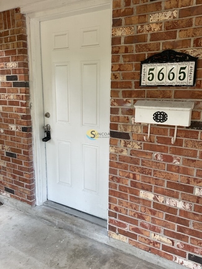 5665 Enchanted Dr in Jacksonville, FL - Building Photo - Building Photo