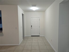 1230 NW 19th St in Cape Coral, FL - Building Photo - Building Photo