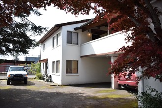 Park Street Apartments in Lebanon, OR - Building Photo - Building Photo