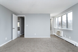 Ridgewood Apartments in Liverpool, NY - Foto de edificio - Interior Photo