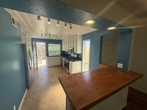 10424 Caminito Banyon in San Diego, CA - Building Photo - Building Photo