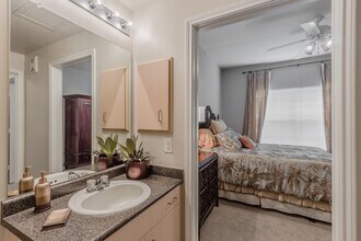 Grand Estates at Kessler Park in Dallas, TX - Building Photo - Building Photo