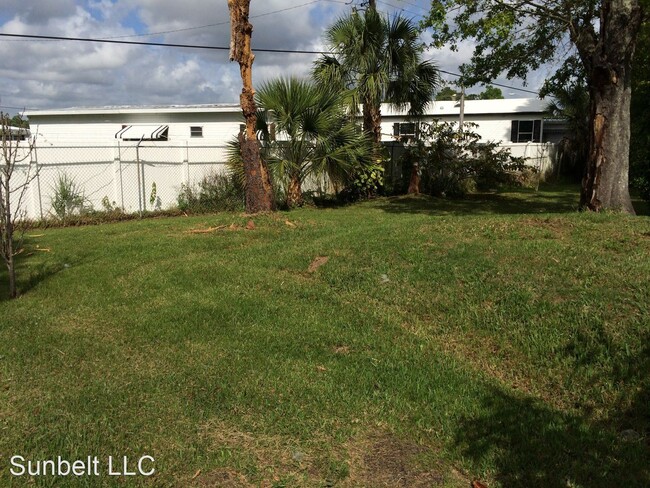 228 Marveline Dr in Lakeland, FL - Building Photo - Building Photo