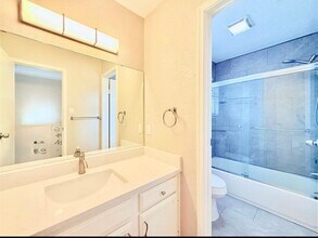 8206 Windell Ln in Houston, TX - Building Photo - Building Photo