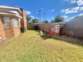 5463 6th Pl in Lubbock, TX - Building Photo - Building Photo