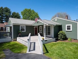 10 Fontaine St, Unit 10 in Millbury, MA - Building Photo