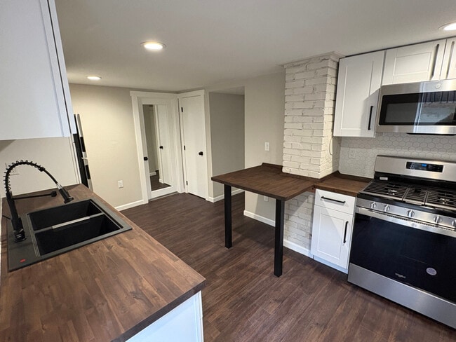 2012 W Montgomery Ave