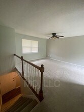 409 NE Westwind Dr in Lee's Summit, MO - Building Photo - Building Photo